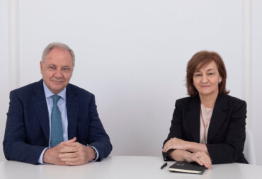 El presidente de Atrys Health, Santiago de Torres, i la consellera delegada, Isabel Lozano.