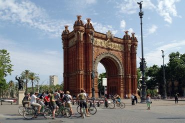 Turistes Arc de Triomf