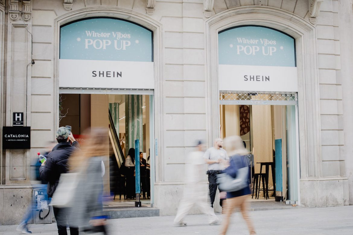 Pop-up store Shein Portal Angel