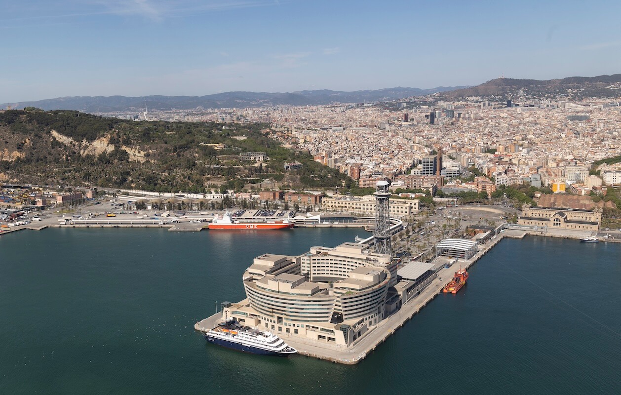 Vista aérea muelle de Barcelona WTC