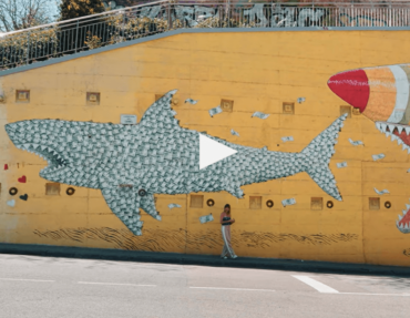 mural tiburon en el carmel barcelona