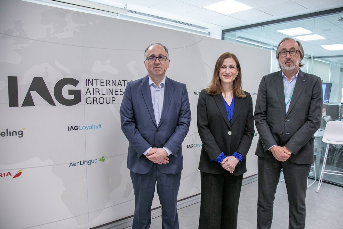 Luis Gallego (IAG), Carolina Martinoli (Vueling) y Fernando Candela (Level)