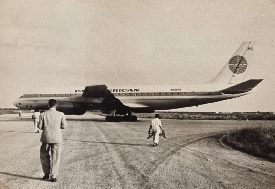 Avión de Pan American en el Aeropuerto de Barcelona. 