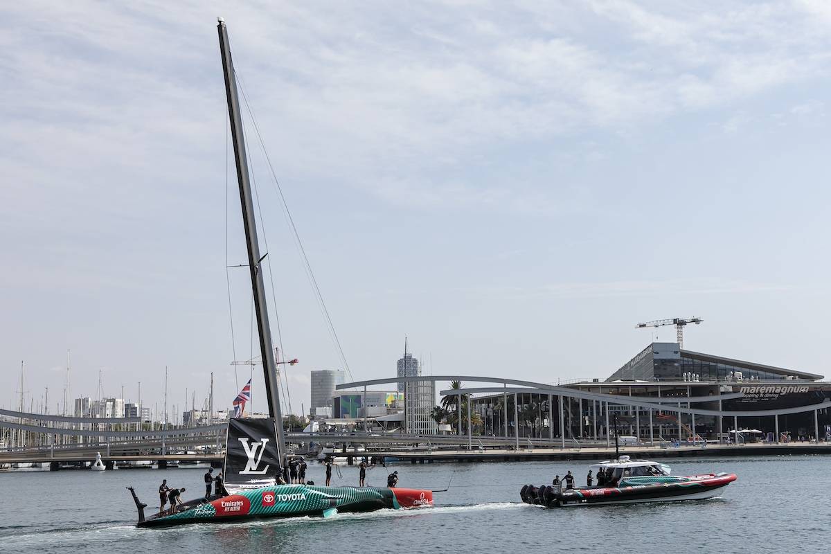 Barco Emirates Team New Zealand