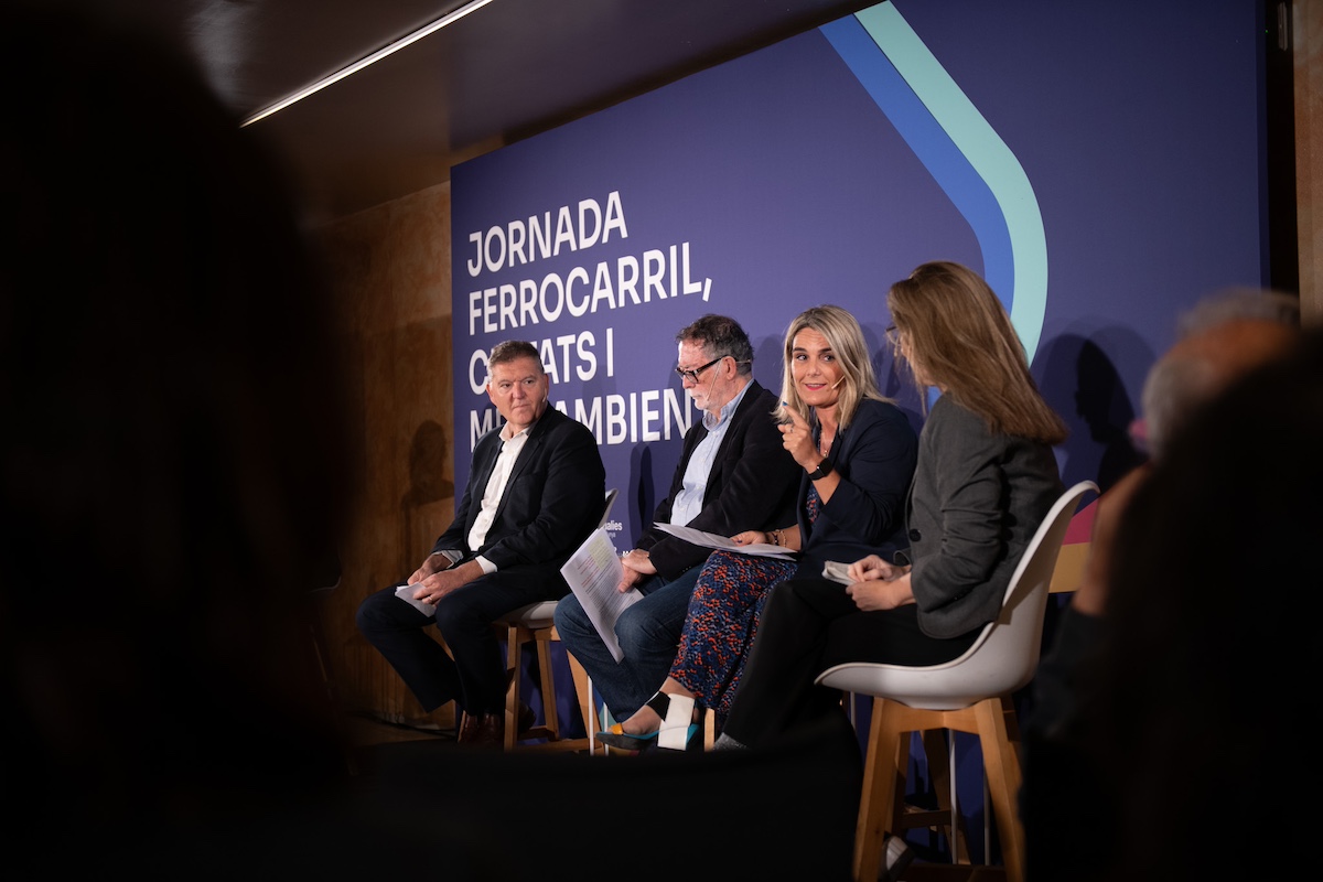 Jornada sobre tranvía en la Estació de França.