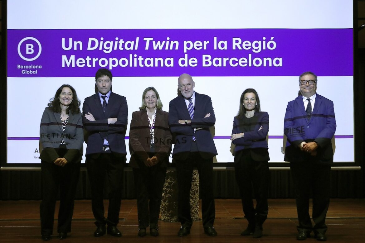 Mercè Conesa, Ramon Gras, Isabel Lombana, Ignacio Torras, Maite Barrera y Ramon Agenjo en el acto.