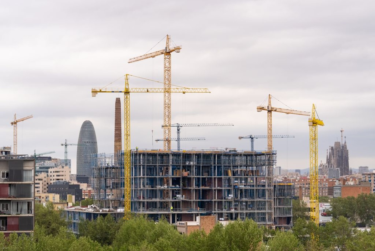 Pisos en construcción cerca de Glòries de Barcelona.