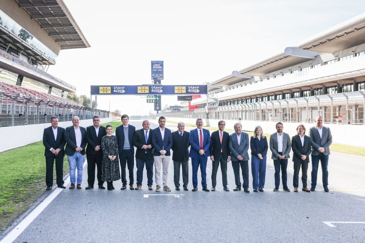 Autoridades en el Circuito Barcelona-Catalunya.