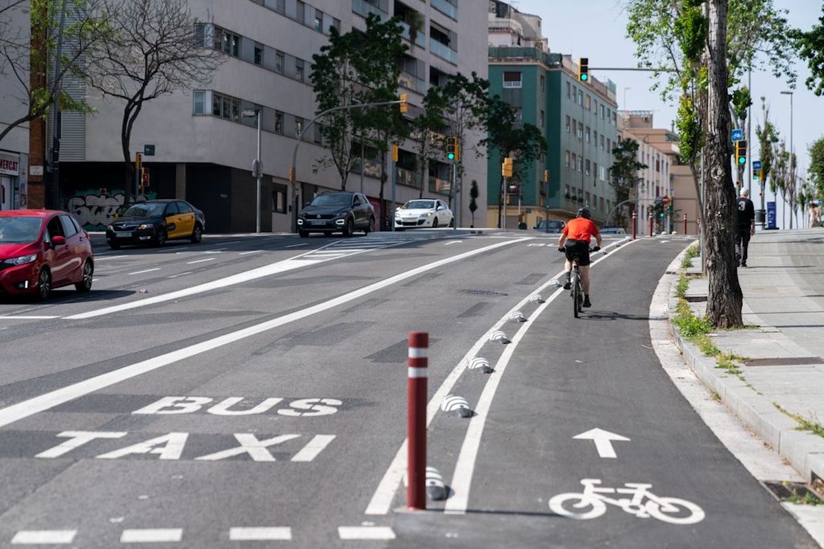 Carril bici en el barrio del Guinardó de Barcelona. 